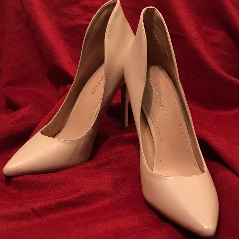 Beautiful Enzo Angiolini Nude 4” Heel, 9M